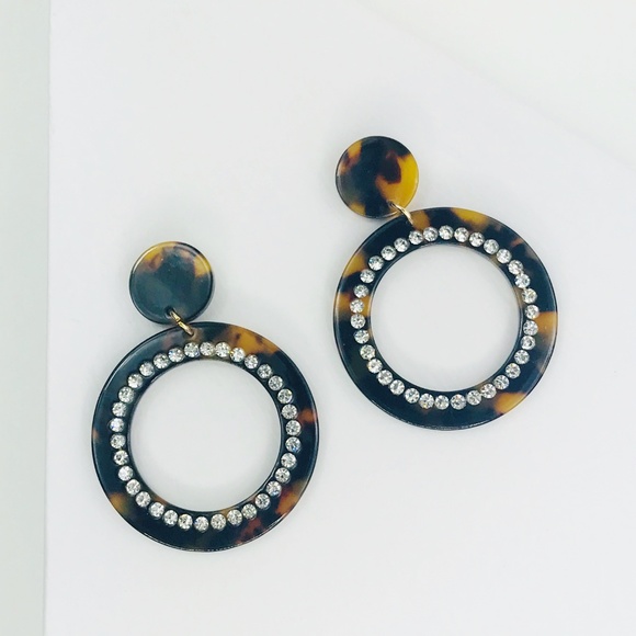 Tortoise Crystal Drop Hoop Earrings - Picture 5 of 8